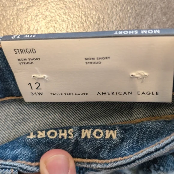 American Eagle Strigid Mom Denim Shorts - Picture 5 of 6